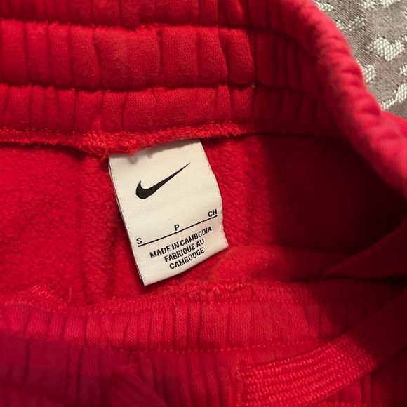 Nike Vibrant Red Apparel - Picture 2 of 4